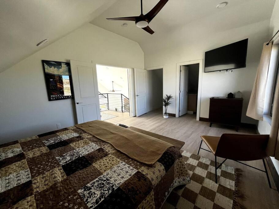 Red Rock Retreat Stunning Floor To Ceiling Views Villa Hatch Exterior foto