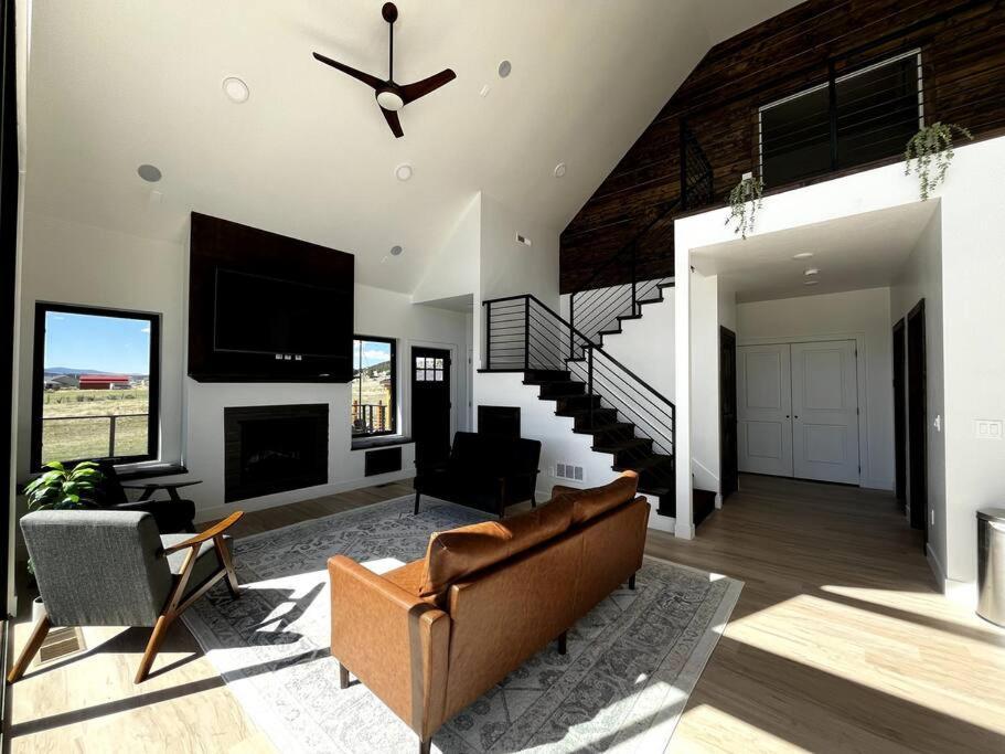 Red Rock Retreat Stunning Floor To Ceiling Views Villa Hatch Exterior foto
